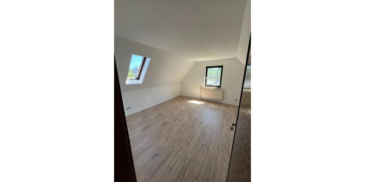 Dachgeschoßwohnung Bad Berleburg - 3 Zimmer, 79 m&sup2;, 520&euro; | Angebot:24710818