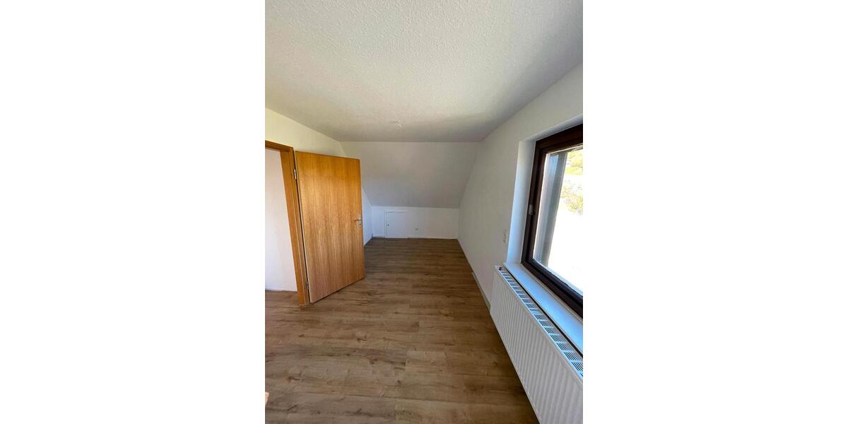 Dachgeschoßwohnung Bad Gandersheim - 4 Zimmer, 85 m&sup2;, 620&euro; | Angebot:26398893
