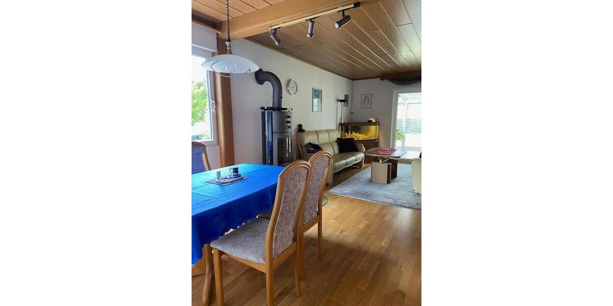 Erdgeschoßwohnung Bretten - 4.5 Zimmer, 130 m&sup2;, 1.160&euro; | Angebot:26699388