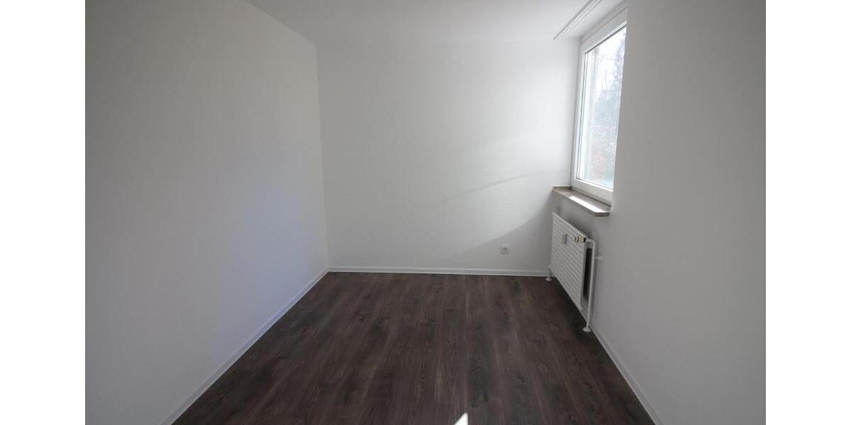 *** EBK 650 EUR gg Abstand - D U S C H E + LAMINAT + Balkon - Tiefgarage - grüne BETZENBERG Lage *** 3 zimmer