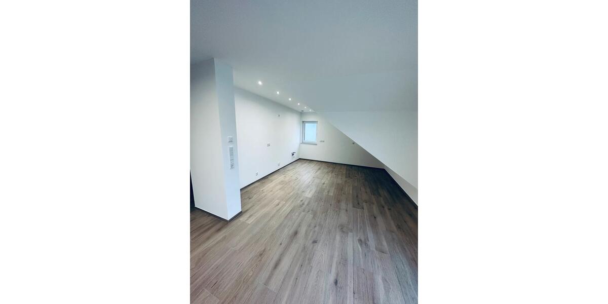 Dachgeschoßwohnung Breuberg - 4 Zimmer, 114 m&sup2;, 1.200&euro; | Angebot:24382979