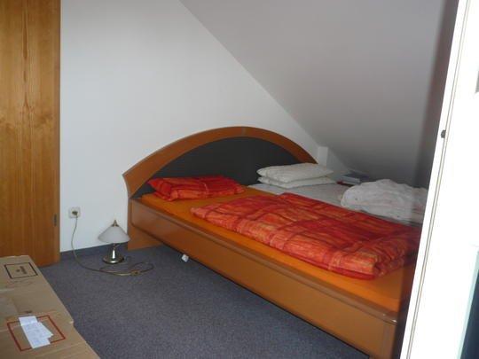 Dachgeschoßwohnung Gröbenzell - 2 Zimmer, 45 m&sup2;, 900&euro; | Angebot:26036107