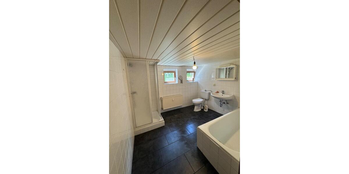 Etagenwohnung Burbach - 4 Zimmer, 106 m&sup2;, 950&euro; | Angebot:26610002