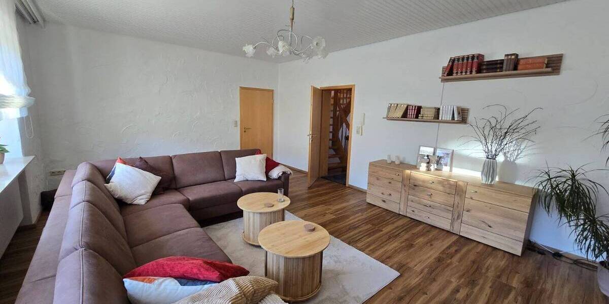 Etagenwohnung Tholey Theley - 5 Zimmer, 200 m&sup2;, 1.350&euro; | Angebot:26528285