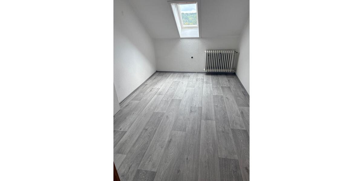 Dachgeschoßwohnung Hessisch Oldendorf - 3 Zimmer, 80 m&sup2;, 800&euro; | Angebot:24378129