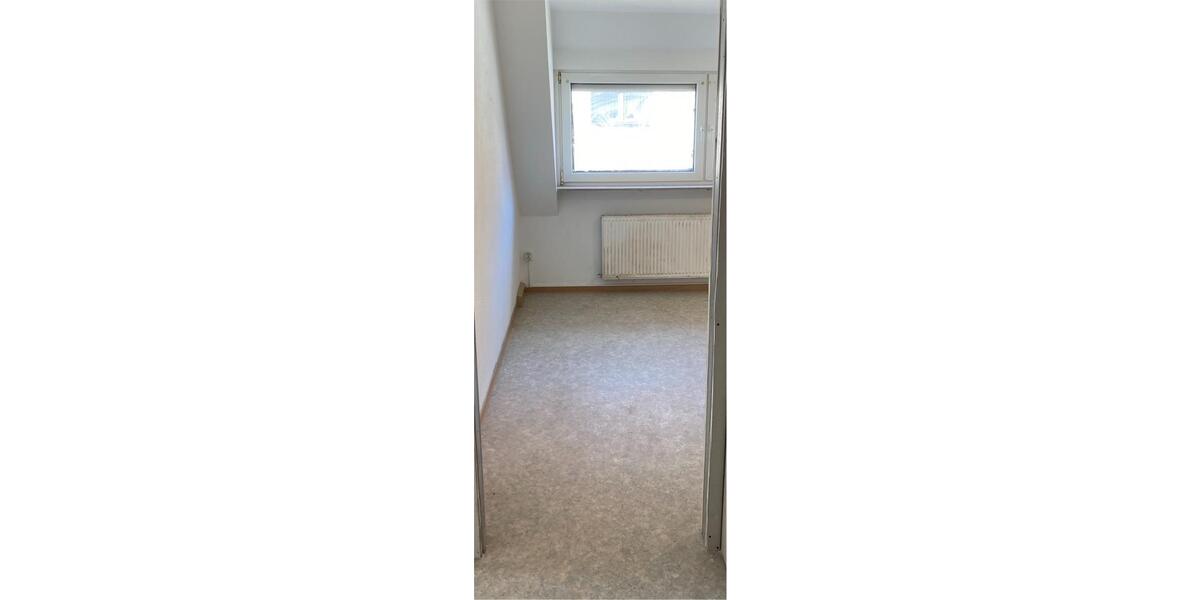 Etagenwohnung Saarbrücken West - 1 Zimmer, 40 m&sup2;, 320&euro; | Angebot:26250188
