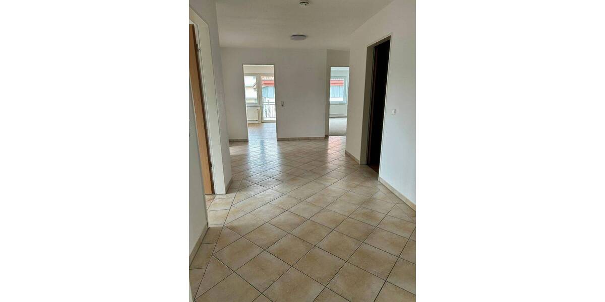 Etagenwohnung Oldenburg Kreyenbrück - 4 Zimmer, 130 m&sup2;, 1.200&euro; | Angebot:26740342