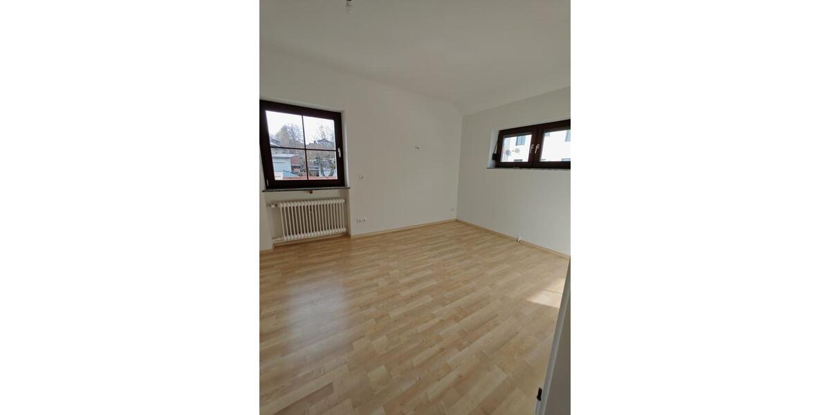 Hochwertige frisch renovierte 3-Zimmer-Wohnung - traumhaft hell 3 zimmer