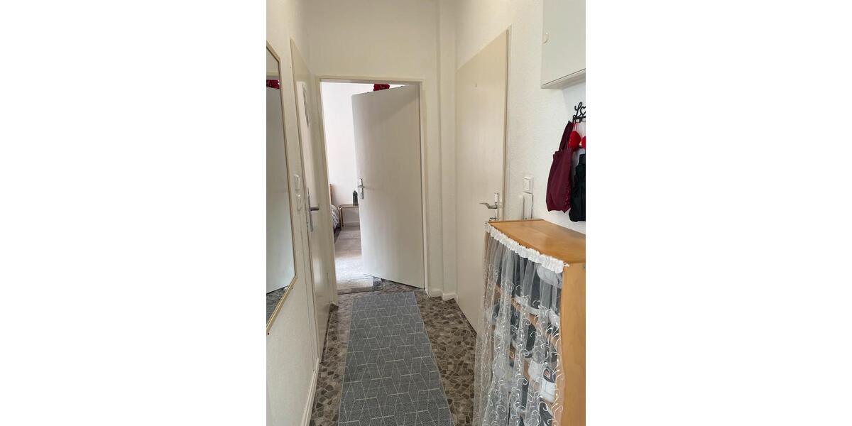 Etagenwohnung Solingen - 1 Zimmer, 50 m&sup2;, 490&euro; | Angebot:24832788