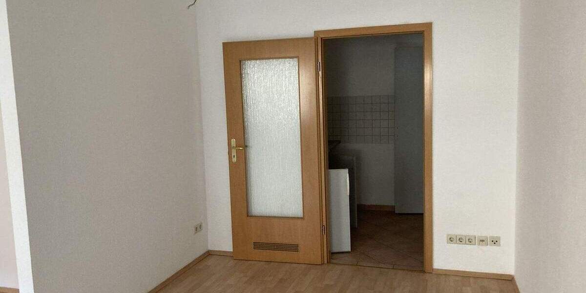 Ab 01.04 !!!Einraumwohnung im Zwickauer Zentrum mit Balkon und kleiner Küche! 1 zimmer