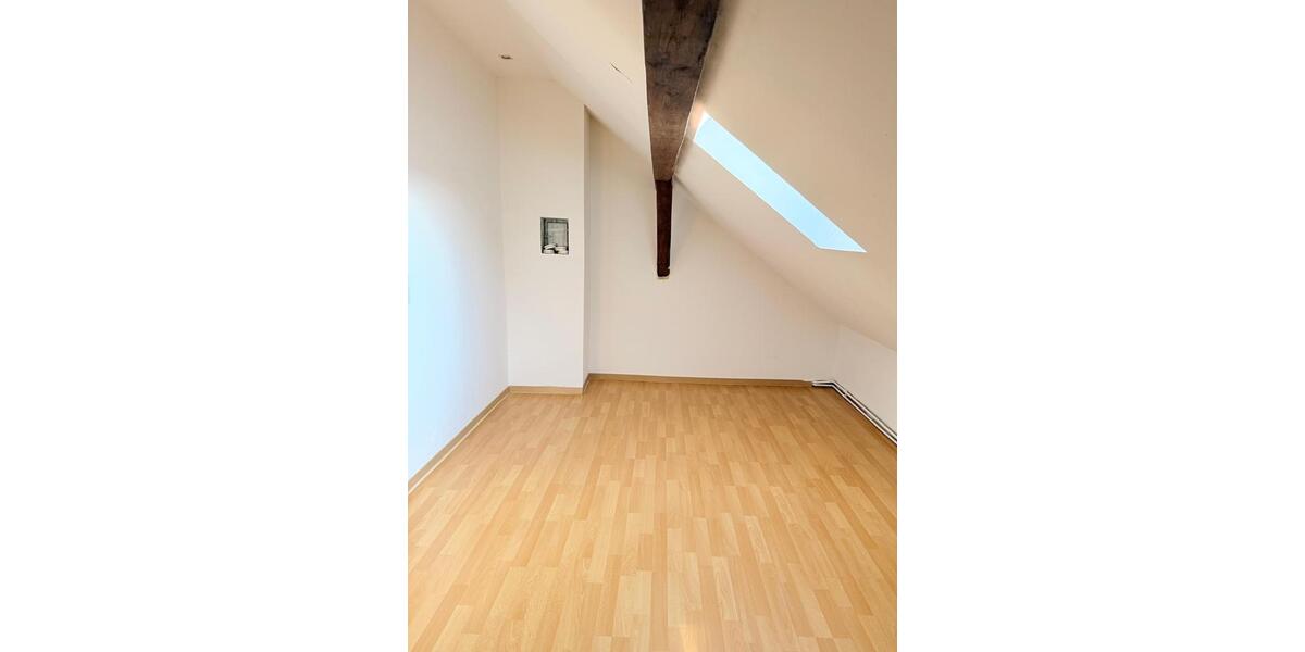 Dachgeschoßwohnung Ronshausen - 3 Zimmer, 70 m&sup2;, 700&euro; | Angebot:26243014