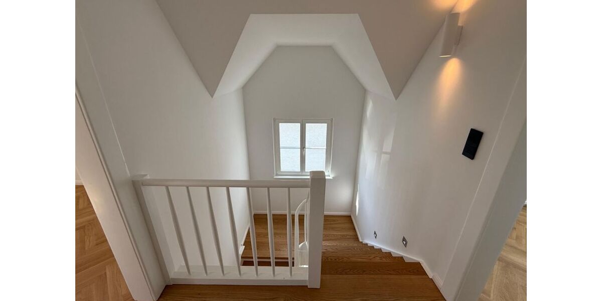 Mehrfamilienhaus oder für 1 Familie: Stilaltbau-Villa komplett-saniert mit Garten, Hof und Stall - Einfamilienhaus Pfungstadt | Angebot:25908488