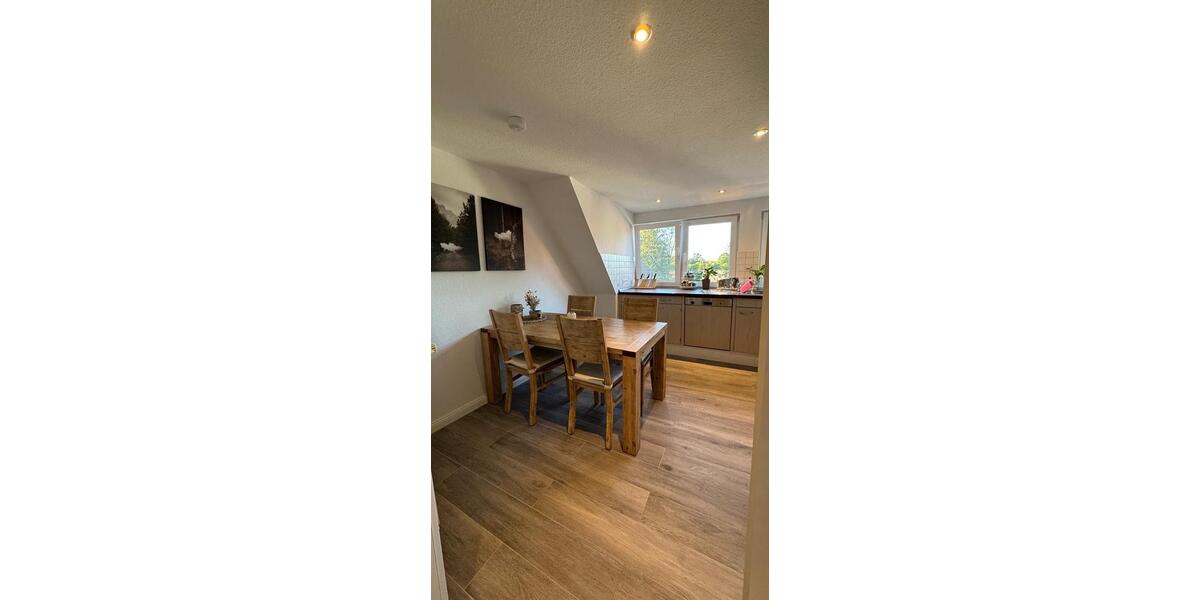 Dachgeschoßwohnung Trittau - 2 Zimmer, 80 m&sup2;, 1.100&euro; | Angebot:26663280