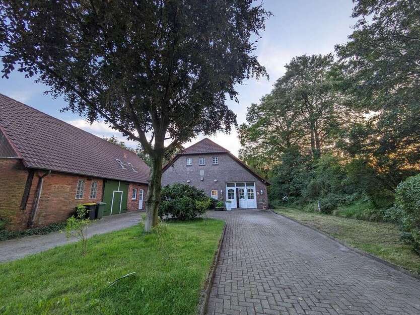 Haus zum Mieten in Hatten 1.680 € 160 m² 5 zimmer