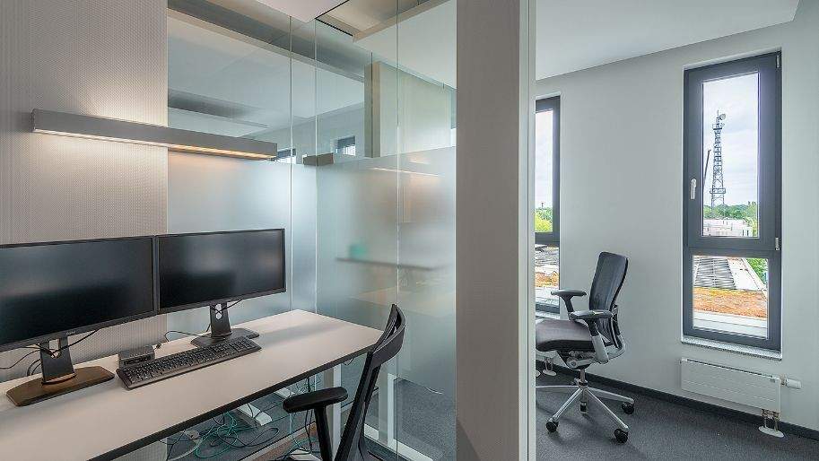 Moderne Top-Arbeitsplätze in Adlershof, Berlin - sofort verfügbar zimmer