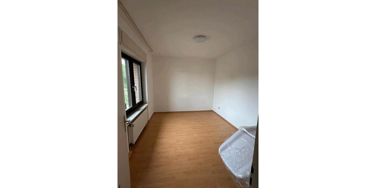 Etagenwohnung Halle - 3 Zimmer, 63 m&sup2;, 570&euro; | Angebot:26528621