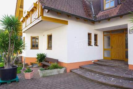 Gemütliche, helle 2-Zimmer Souterrain-Wohnung mit Einbauküche, Abstellraum, Garage 2 zimmer