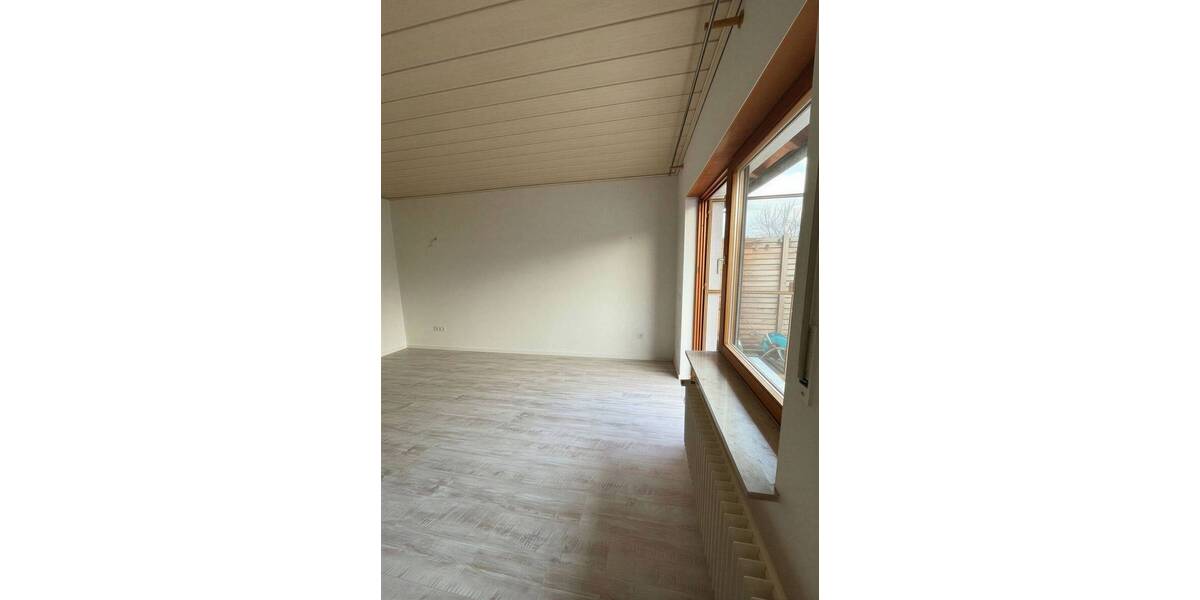 Etagenwohnung Erlangen Frauenaurach - 2 Zimmer, 117 m&sup2;, 1.200&euro; | Angebot:26092188