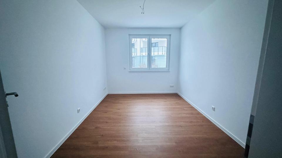 Erdgeschoßwohnung Schönefeld - 5 Zimmer, 131 m&sup2;, 2.750&euro; | Angebot:24455302