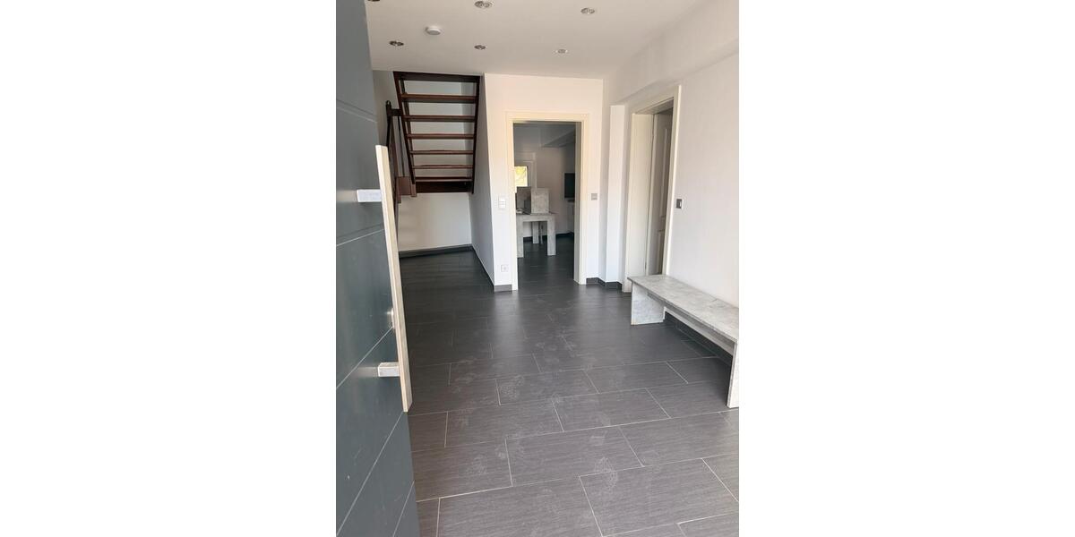 Etagenwohnung Ludwigshafen am Rhein Edigheim - 9 Zimmer, 300 m&sup2;, 650&euro; | Angebot:26233208