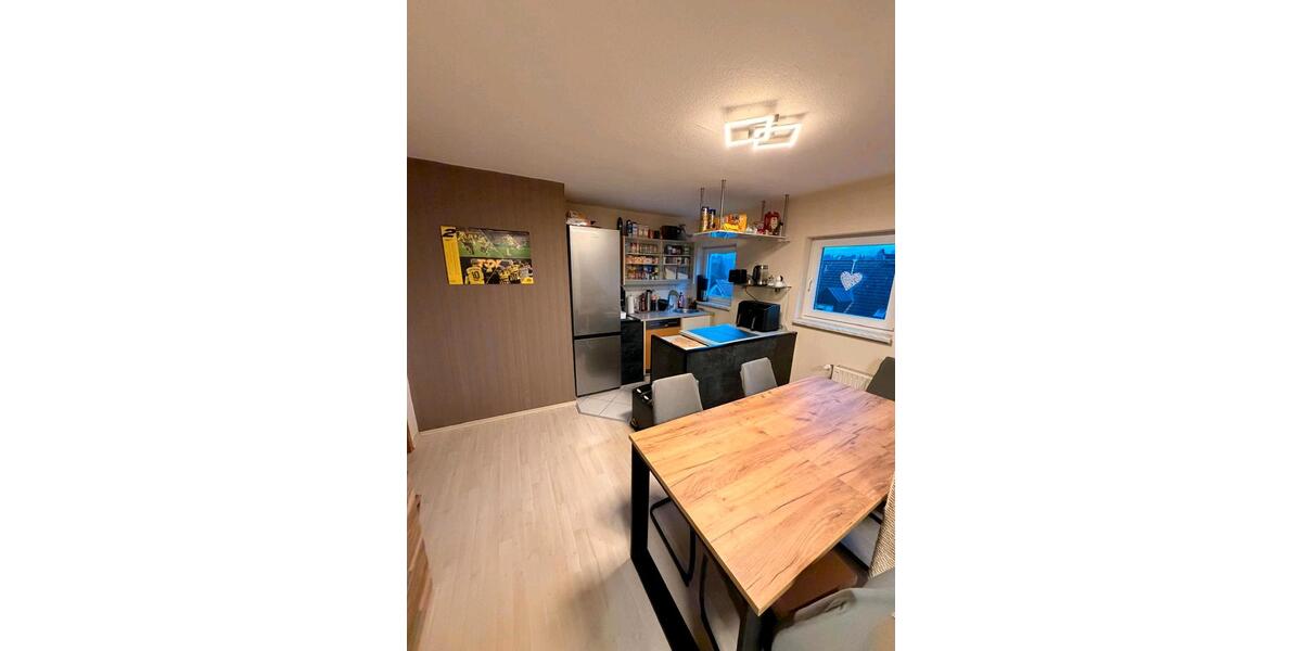 Dachgeschoßwohnung Glauchau - 2.5 Zimmer, 66 m&sup2;, 555&euro; | Angebot:24956195