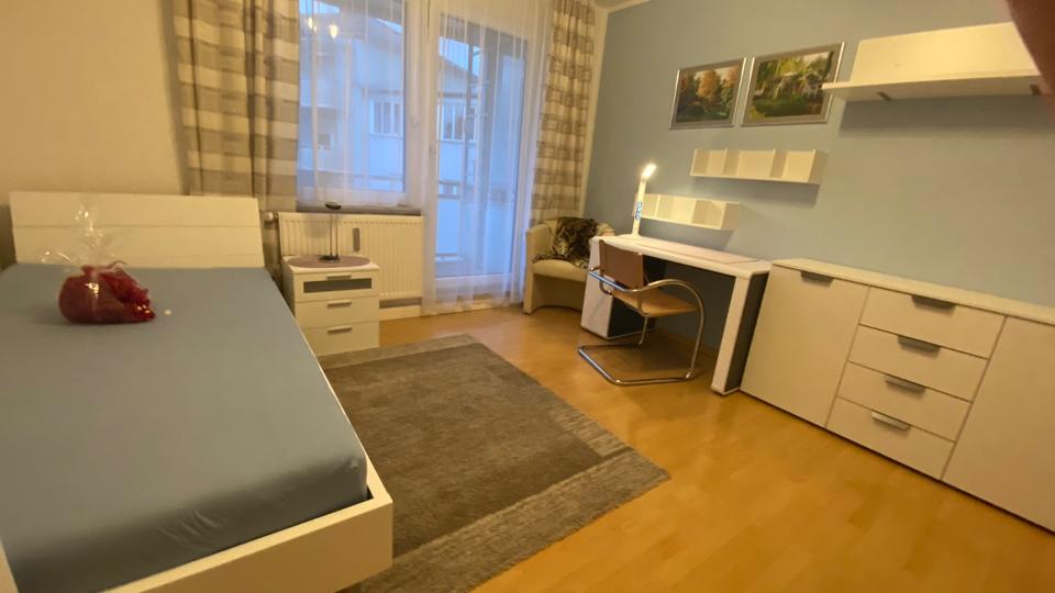 möbliertes 1 Zi App. m. Balkon Rgbg Ost 1 zimmer