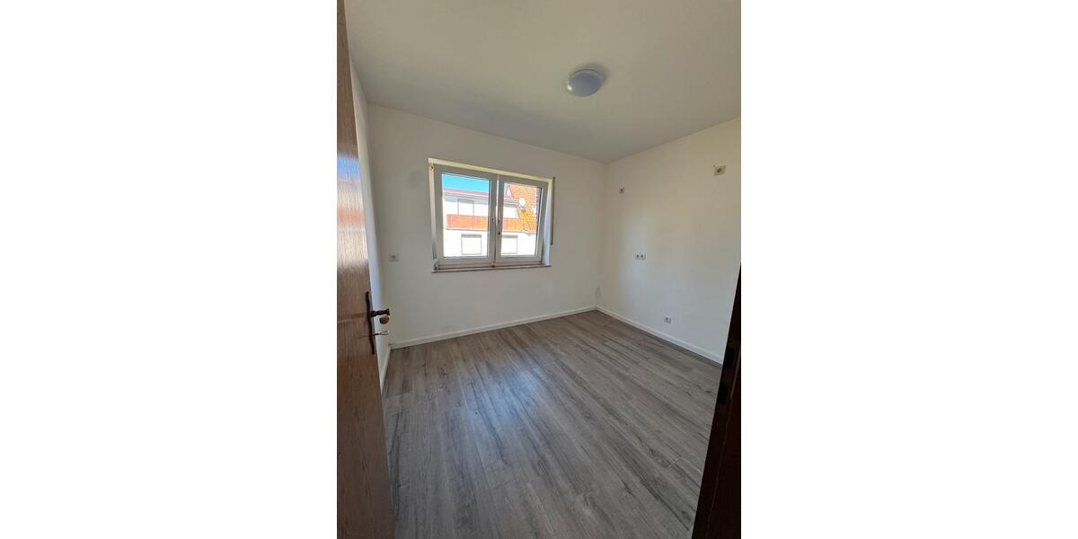 Erdgeschoßwohnung Soltau - 4 Zimmer, 100 m&sup2;, 1.370&euro; | Angebot:26483412