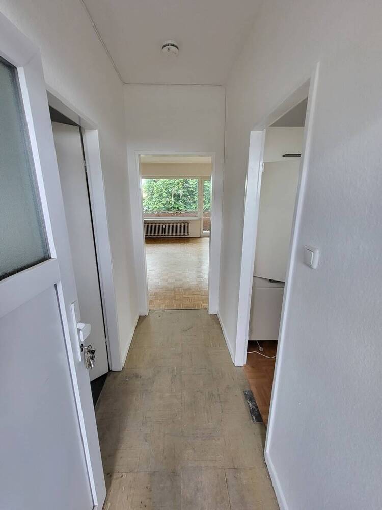 Nähe Uni: Zentrale 1 Zimmer-Wohnung mit Balkon in 23562 Lübeck - St. Jürgen, Ratzeburger Allee