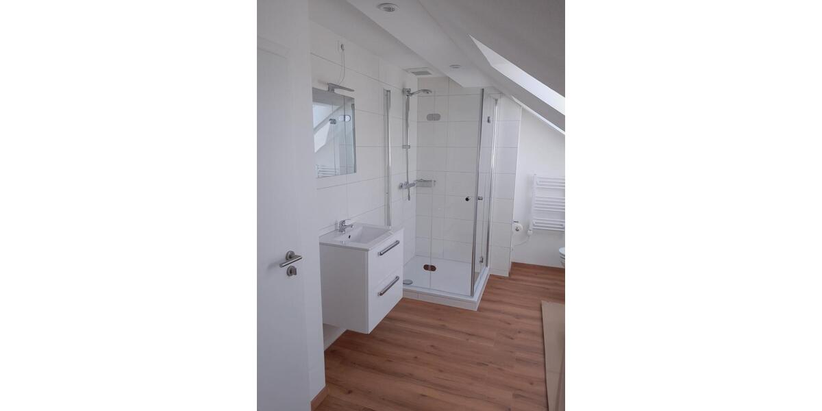 Dachgeschoßwohnung Varel - 2 Zimmer, 70 m&sup2;, 750&euro; | Angebot:26652733