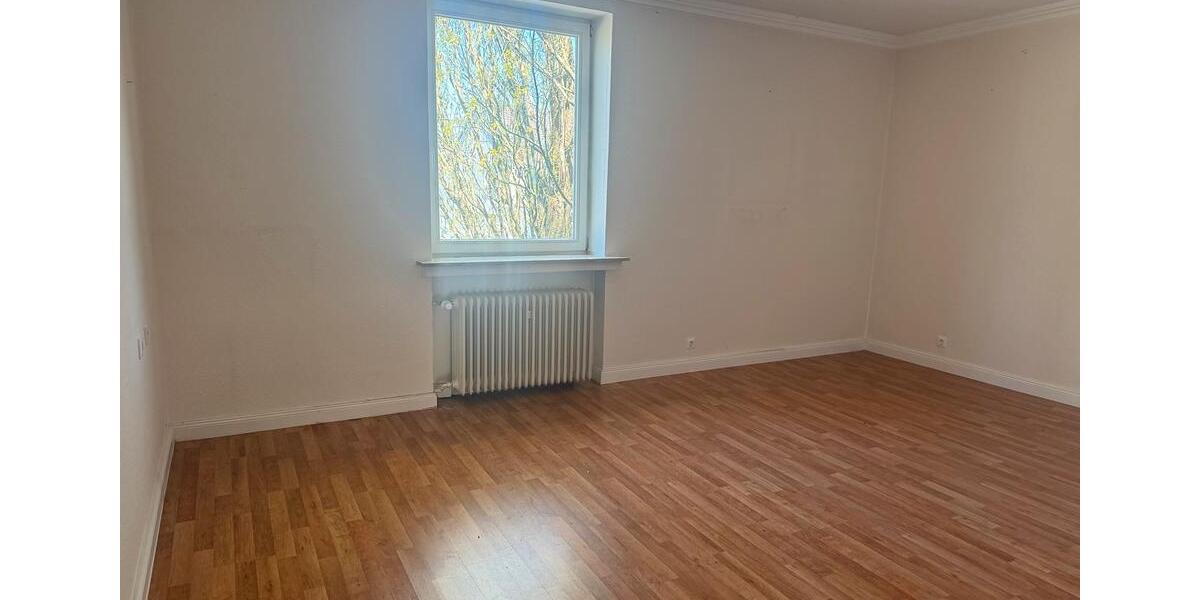 Etagenwohnung Sulingen - 3 Zimmer, 102 m&sup2;, 1.200&euro; | Angebot:26448333