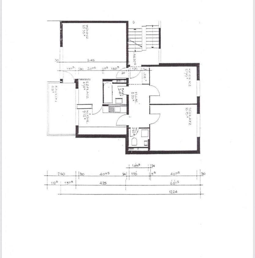 Helle FamilienWohnung mit großem WohnZimmer und Balkon