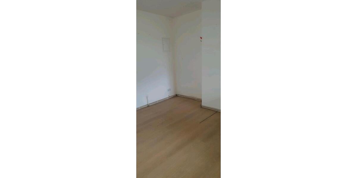 Erdgeschoßwohnung Gröditz - 3 Zimmer, 65 m&sup2;, 700&euro; | Angebot:25901705