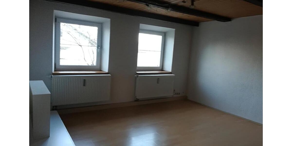 Hochparterre Garching an der Alz - 4 Zimmer, 100 m&sup2;, 750&euro; | Angebot:26693018