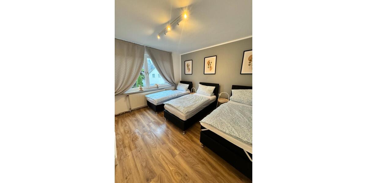 Erdgeschoßwohnung Duisburg Mittelmeiderich - 4 Zimmer, 99 m&sup2;, 1.100&euro; | Angebot:25180608