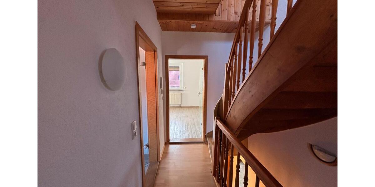 Einfamilienhaus Ilmenau - 9 Zimmer, 184 m&sup2;, 1.700&euro; | Angebot:26024492