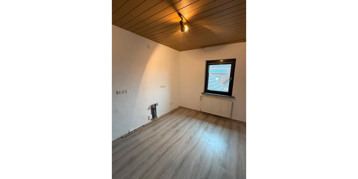 Dachgeschoßwohnung Springe - 2.5 Zimmer, 83 m&sup2;, 750&euro; | Angebot:25806695