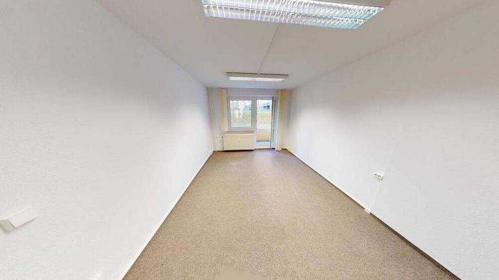 Große Büro- oder Praxisfläche in Bernsdorfer Wohngebiet