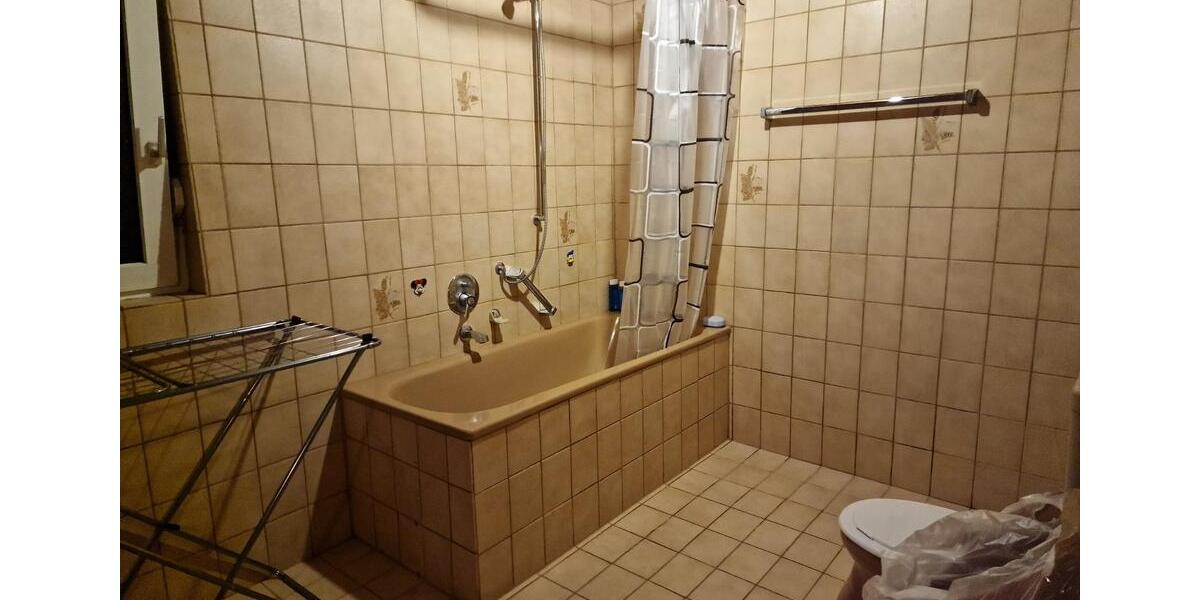 Wohnen auf Zeit Langenfeld (Rheinland) - 8 Zimmer, 150 m&sup2;, 550&euro; | Angebot:25550404