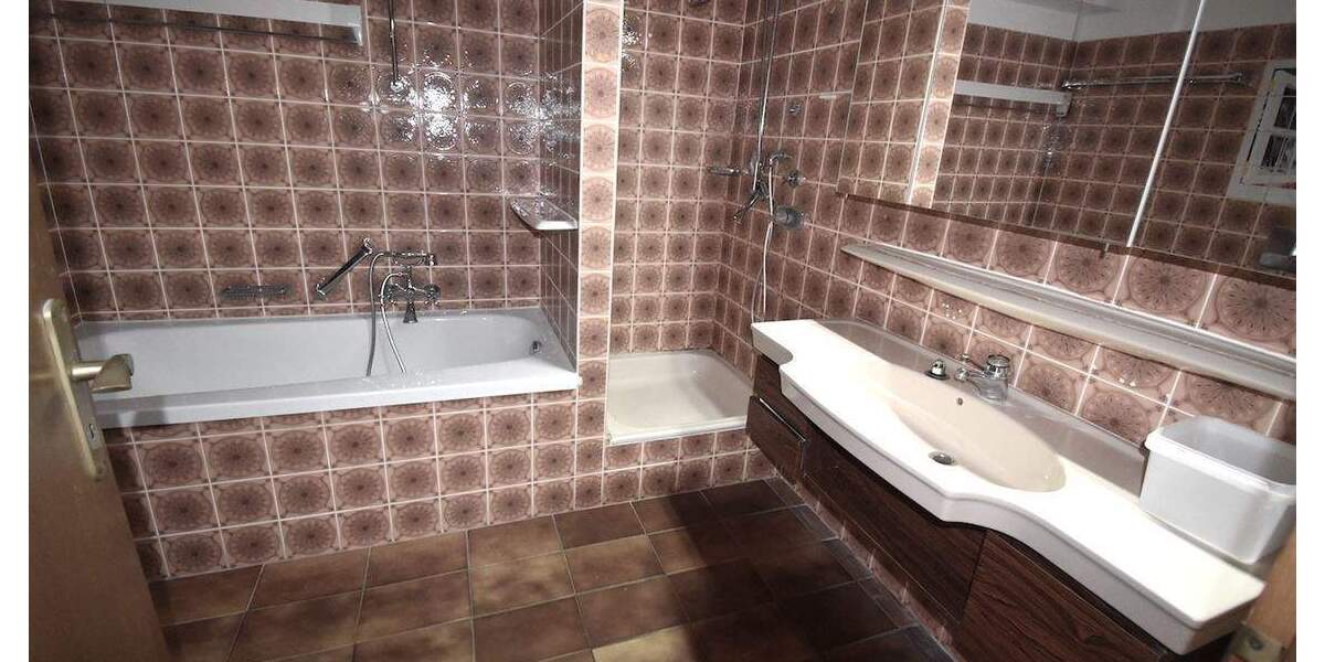 Etagenwohnung Waldshut-Tiengen Tiengen - 2 Zimmer, 82 m&sup2;, 870&euro; | Angebot:24905606