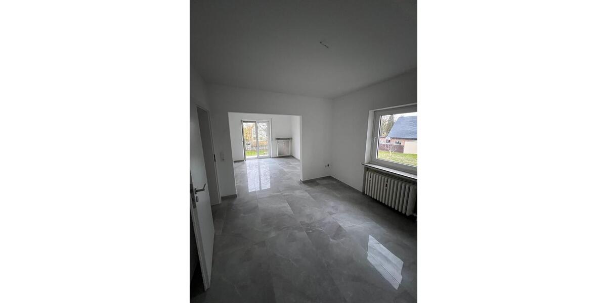 Dachgeschoßwohnung Bad Oeynhausen Dehme - 3 Zimmer, 75 m&sup2;, 1.100&euro; | Angebot:25949038