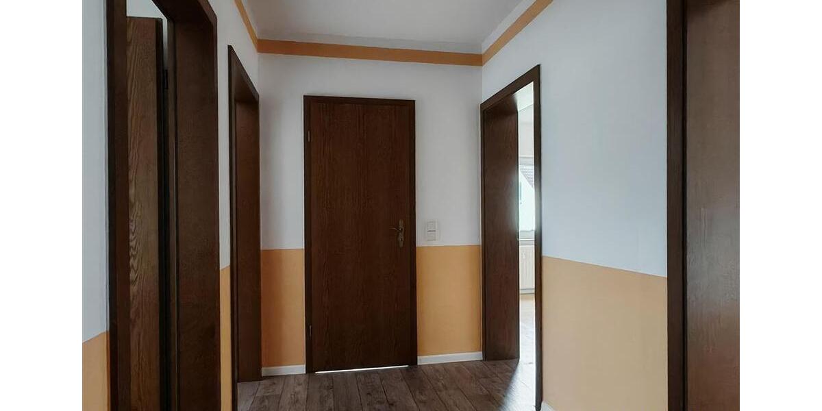 Dachgeschoßwohnung Hainichen - 3 Zimmer, 70 m&sup2;, 398&euro; | Angebot:24144480