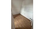 Charmante 3-Zimmer-Dachgeschosswohnung in zentraler Lage zimmer