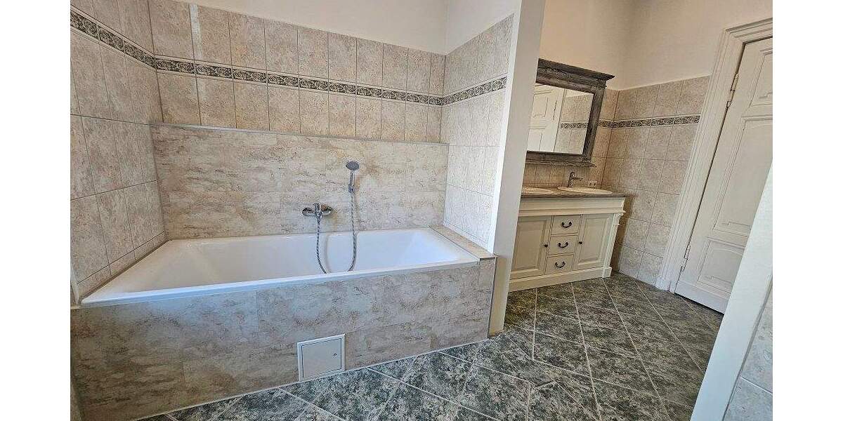 Mehrfamilienhaus, Wohnhaus Torgau - 8 Zimmer, 715 m&sup2;, 4.000&euro; | Angebot:25736593