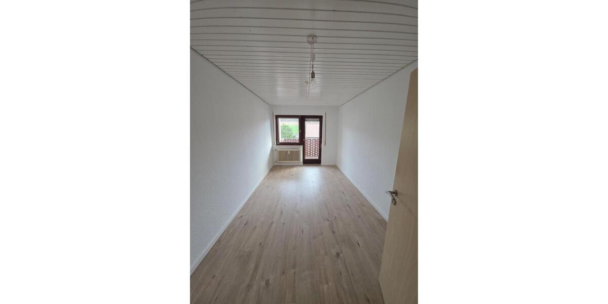 Etagenwohnung Eberstadt - 4 Zimmer, 102 m&sup2;, 1.200&euro; | Angebot:25804653