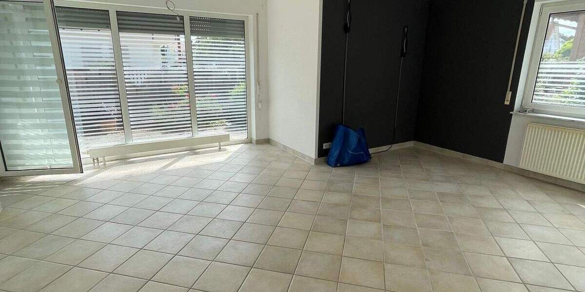 Tolle 3-Zi.-EG-Whg. mit Terrasse + EBK in ruhiger Lage in Öschelbronn 3 zimmer