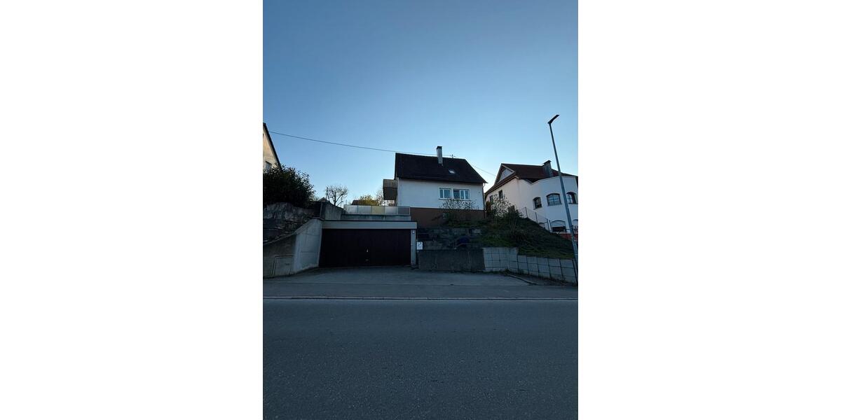 Freistehendes Einfamilienhaus mit großem Garten zur Miete! 7 zimmer