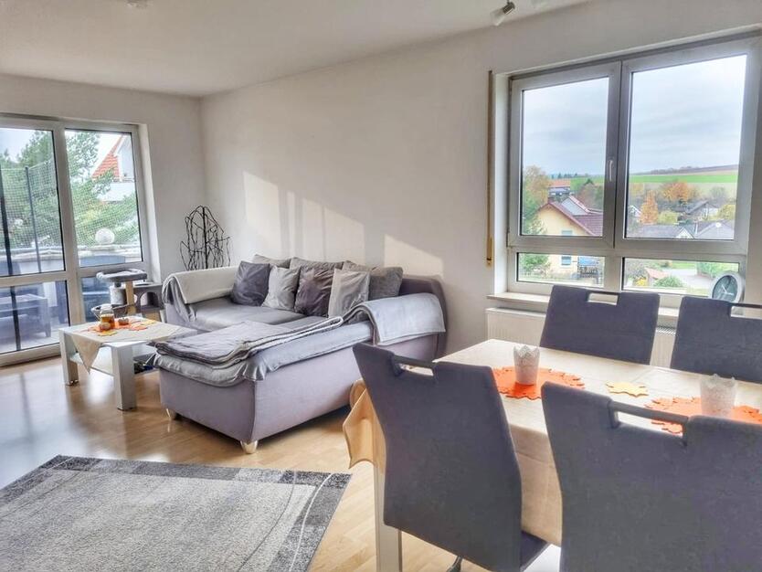 Wunderschöne, helle 2 Zimmer Wohnung zimmer