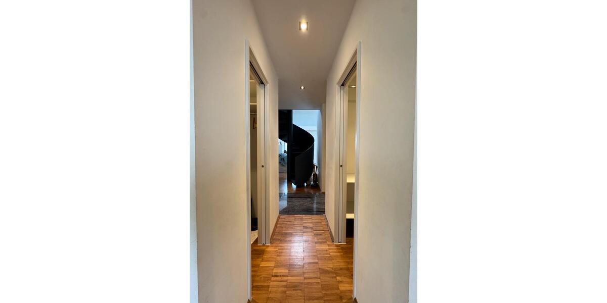 Maisonettenwohnung Hannover - 5 Zimmer, 196 m&sup2;, 2.470&euro; | Angebot:25148036