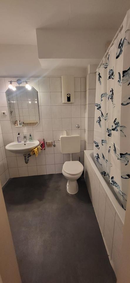 Mädchen WG Essen Zentrum Nähe Universität zimmer