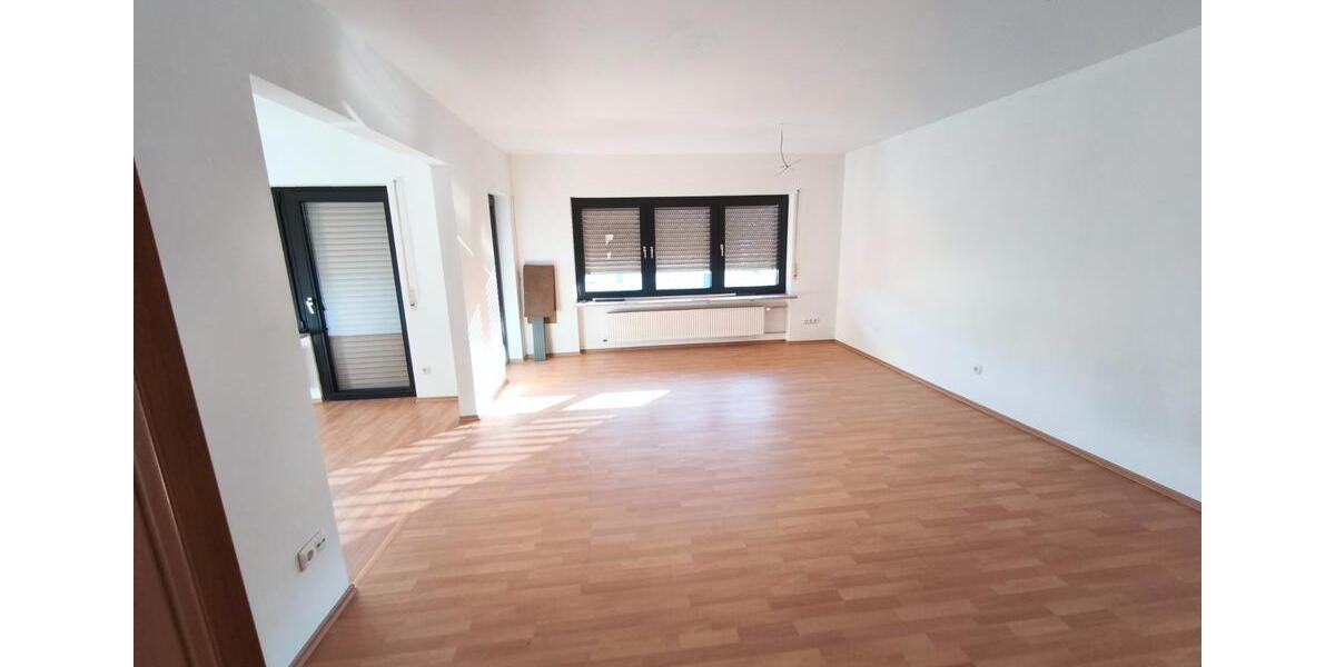 Etagenwohnung Neunkirchen am Brand - 3 Zimmer, 125 m&sup2;, 1.000&euro; | Angebot:24849348